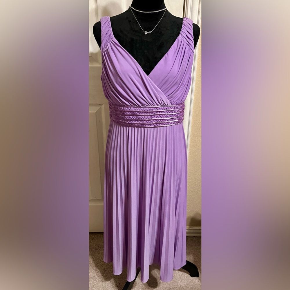 Suzy Chin 4 Maggie Boutique Sleeveless, Pleated Party Dress Size 12 Purple NWT